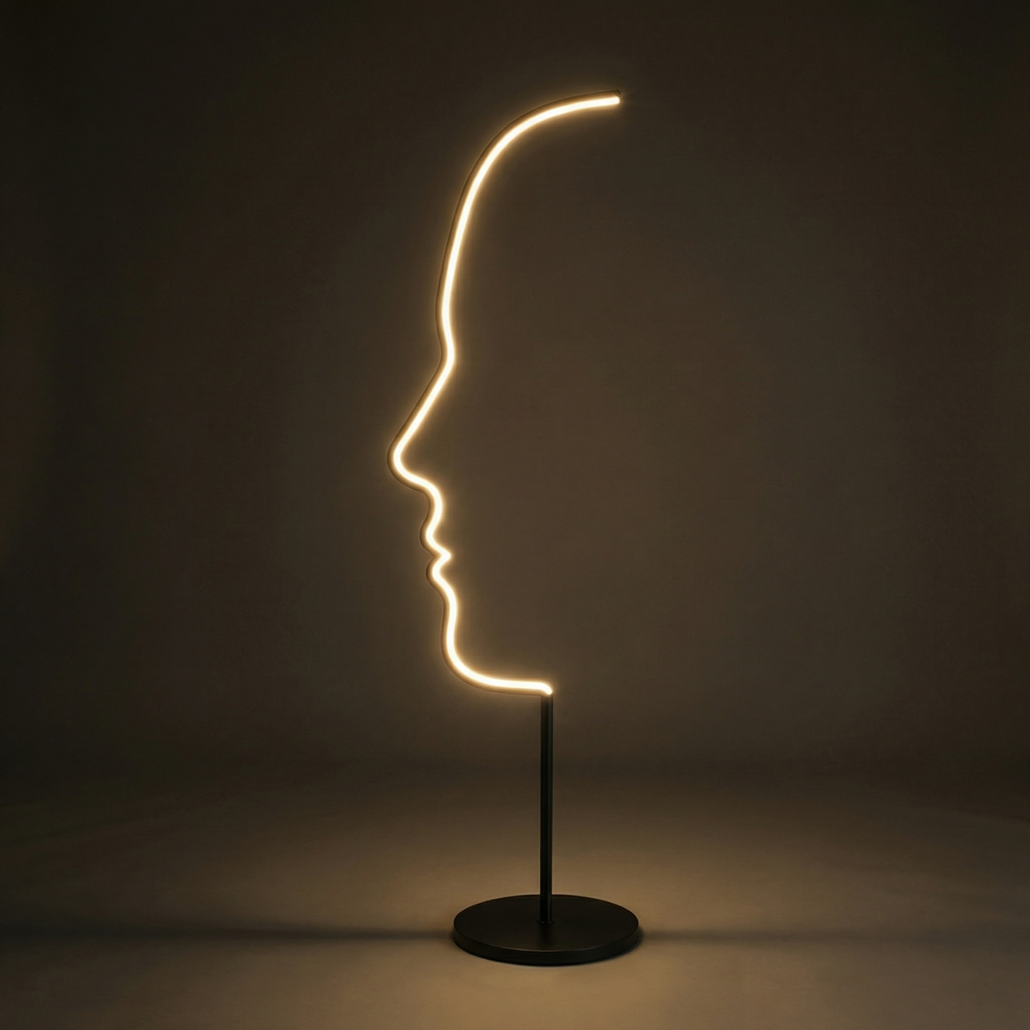 Face Sculptural Floor Lamp – Contemporary Design