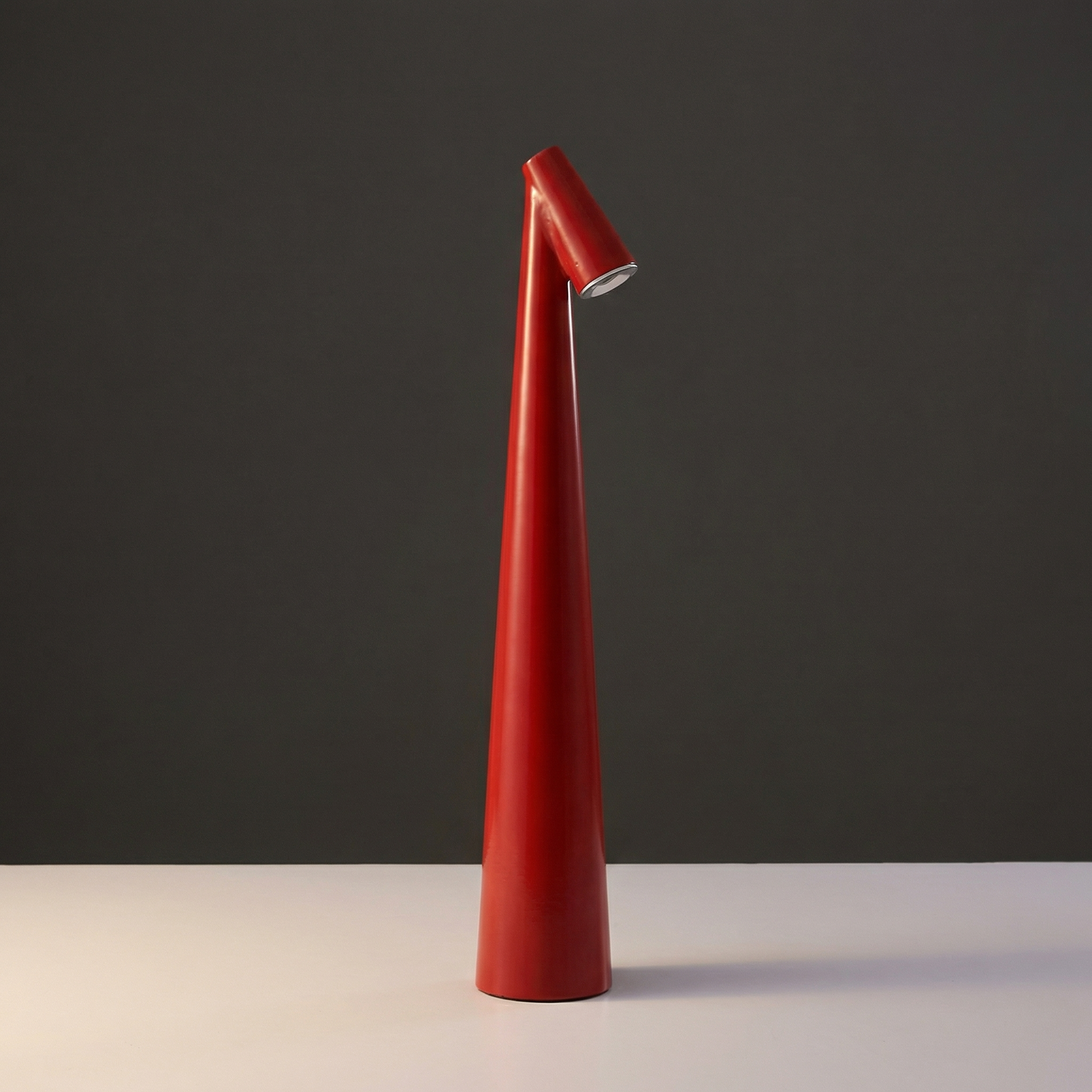 Lumina Table Lamp – Minimalist Modern Design
