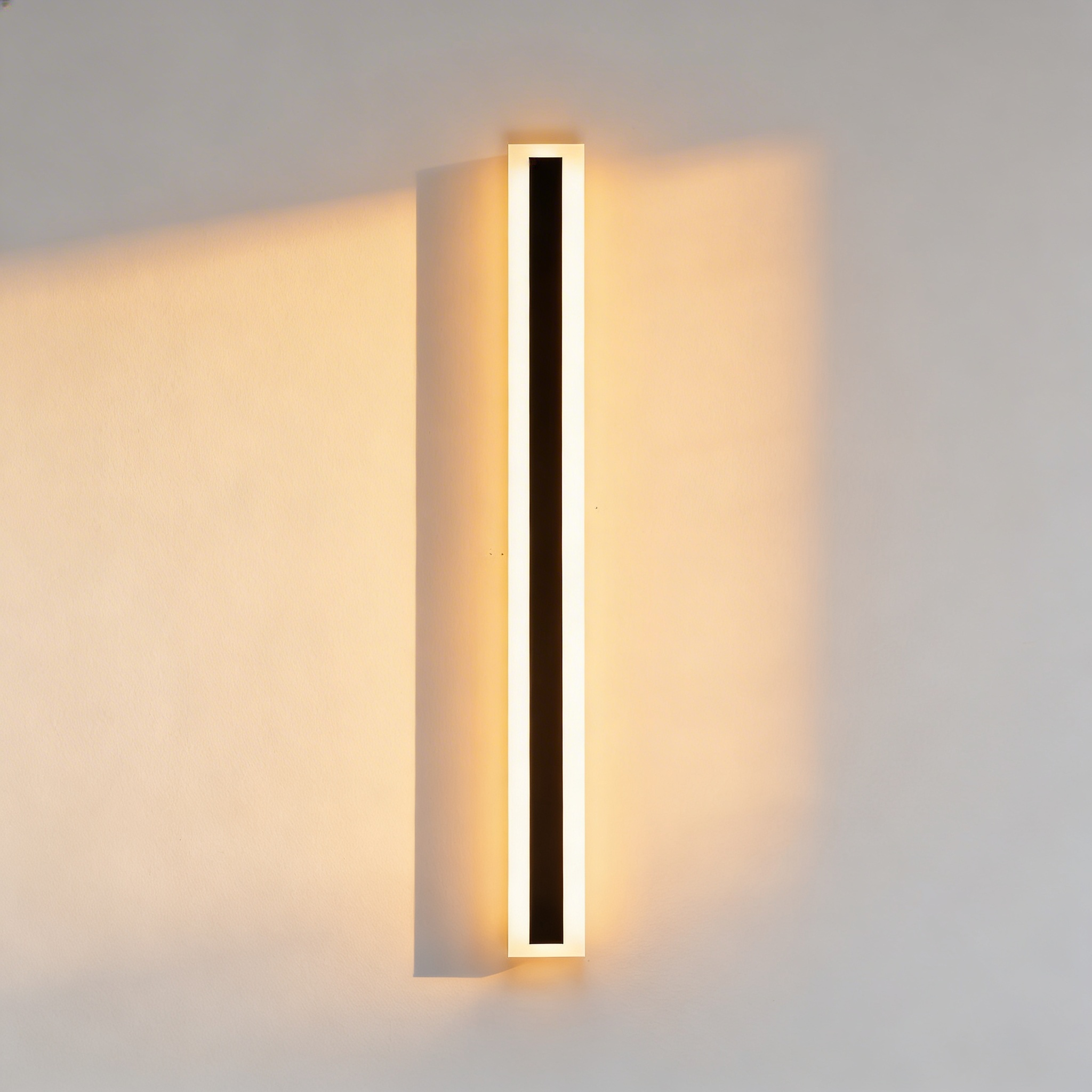 Outdoor LED Wall Light – Linear Design